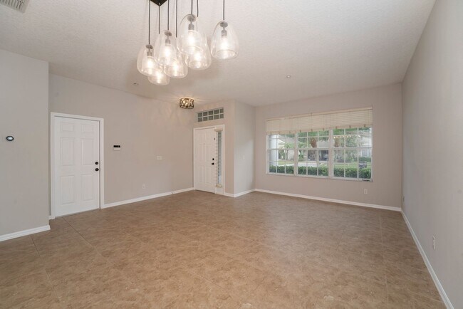 Building Photo - Cute and Spacious 3/2 Home with Bonus Room...