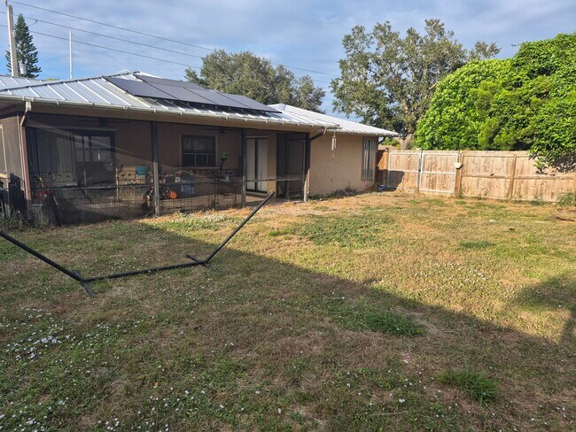 Building Photo - 250 SE Walters Terrace