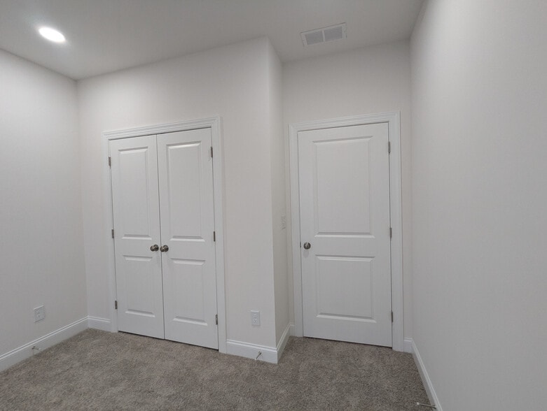 Building Photo - Room in Townhome on Walnut Hill Rd NW