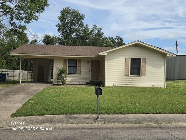 226 Forrest Lane - 226 Forrest Ln