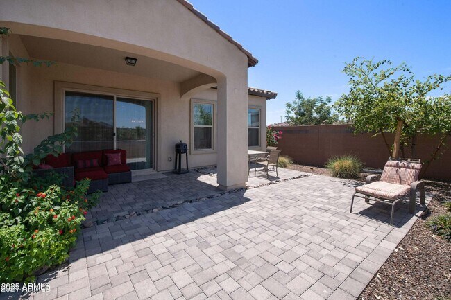 Building Photo - 3862 E Bart St