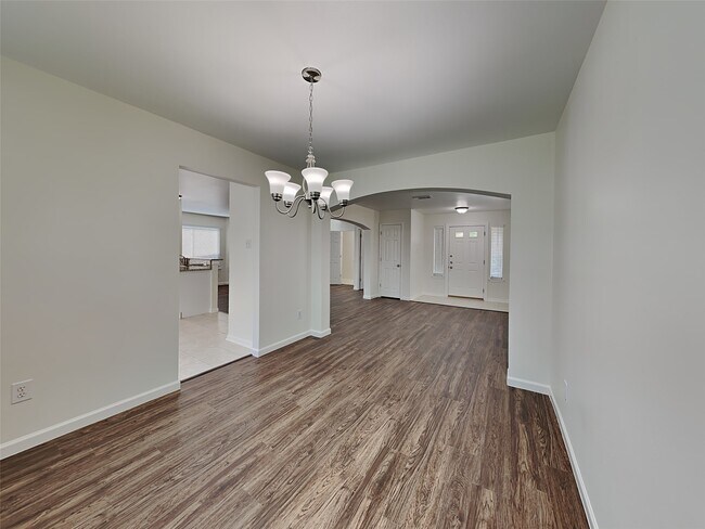 Building Photo - 11731 Rolling Stream Dr