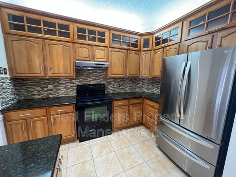 Building Photo - 2127 Forest Gate Dr W