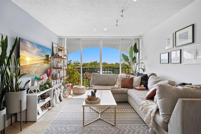 Building Photo - 2150 SW 16th Ave