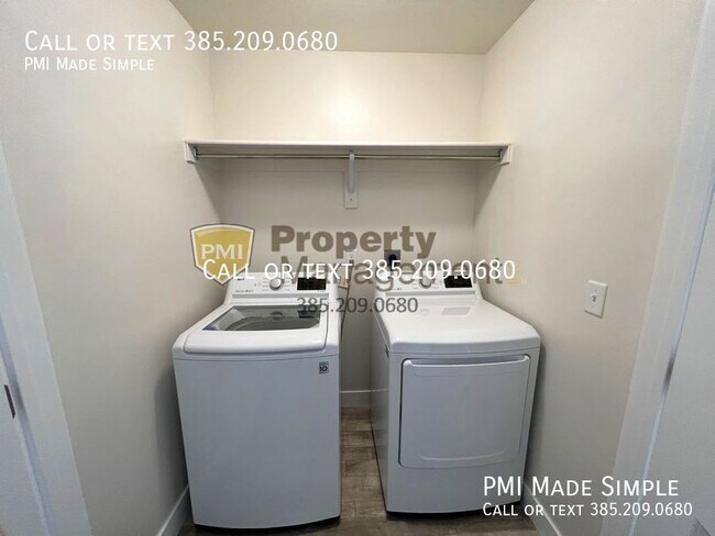 Building Photo - GORGEOUS & SPACIOUS Vineyard Townhome!