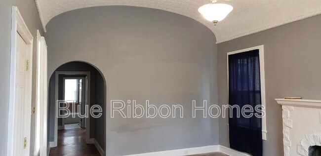 Building Photo - 2806 E 5th Ave