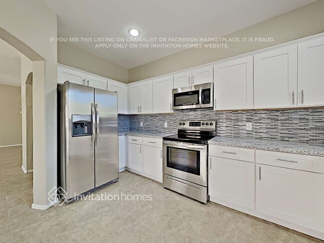 Building Photo - 12605 W Cercado Ln