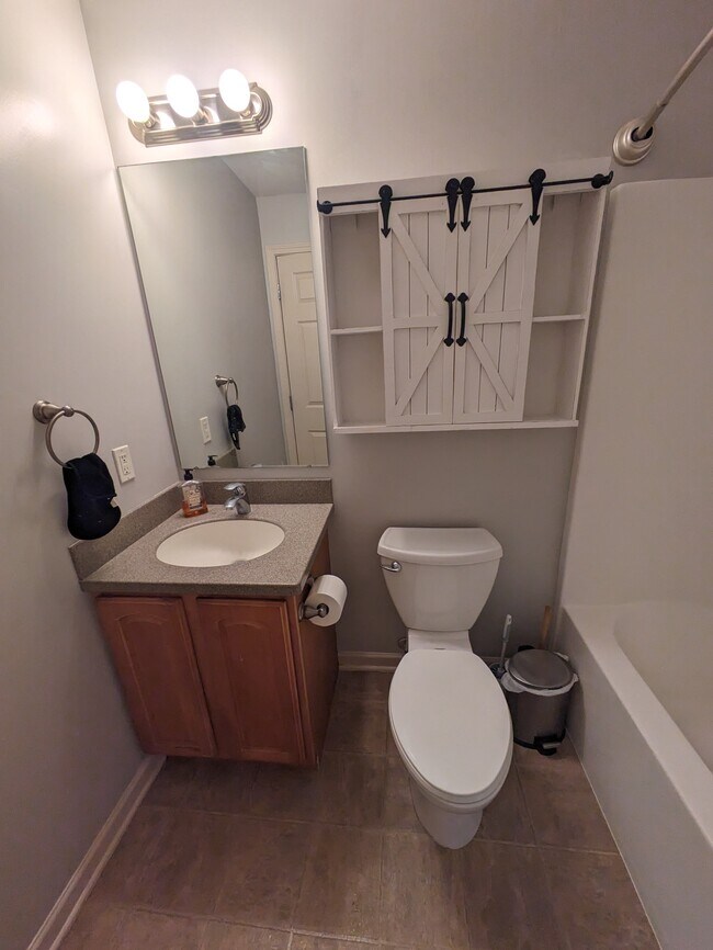 Building Photo - 3300 Hilton Rd