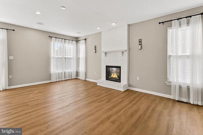 Building Photo - 2410 Dakota Lakes Dr