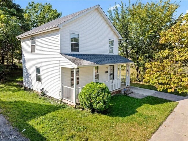 Building Photo - 3 BD/ 1.5BA Home for Rent- Cleveland- FIRST MONTH RENT 1/2 OFF!