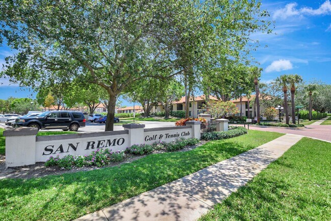 Building Photo - 5151 W Club Cir