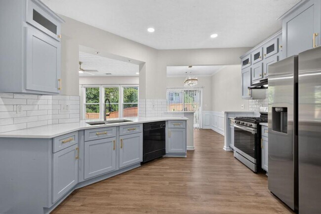 Building Photo - 4379 Annlette Dr NW