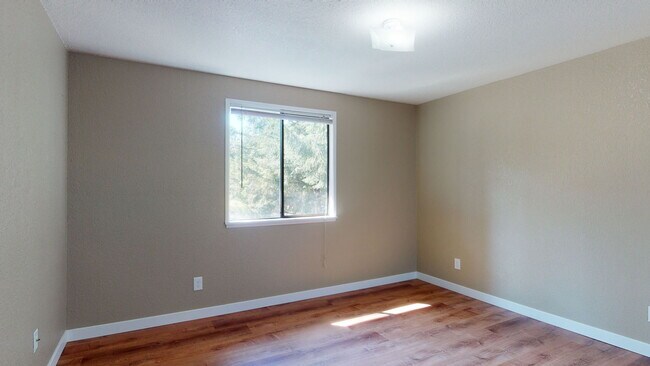 Building Photo - 12901 149th St E