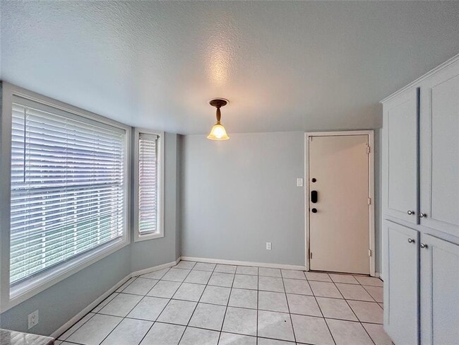 Building Photo - 18519 Sweetjasmine Ln