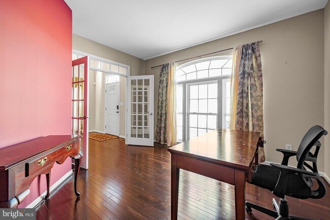 Building Photo - 206 Markham Ct