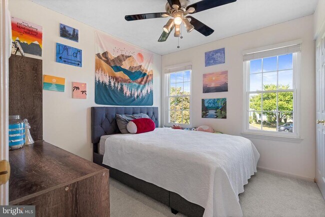 Building Photo - 1615 Spottsworth Way