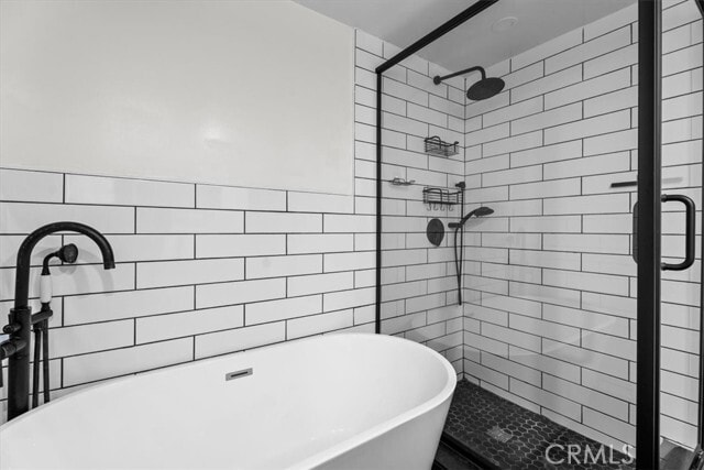 Building Photo - 6752 Hillpark Dr