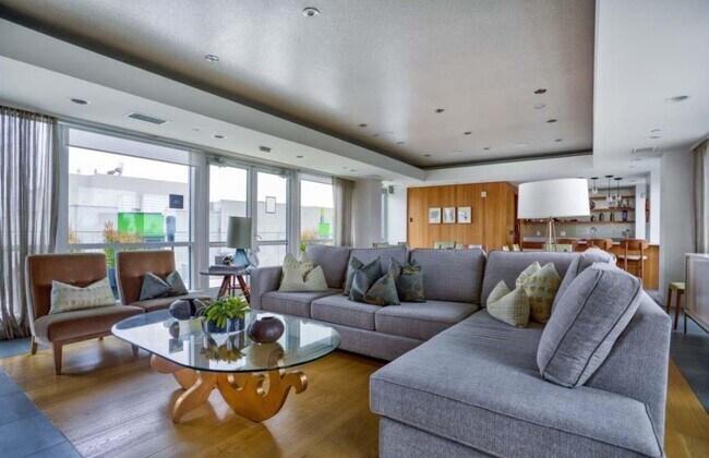 Building Photo - 1705-1725 Ocean Ave