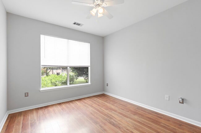 Second Bedroom - 10 Perimeter Summit Blvd NE