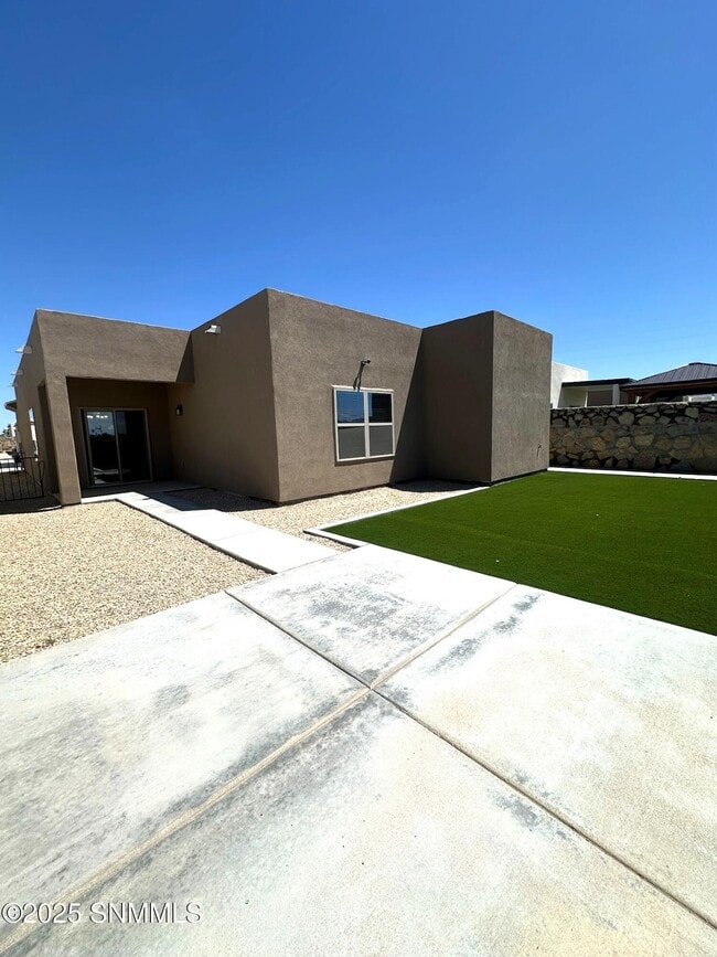 Building Photo - 3930 Caspian Rd