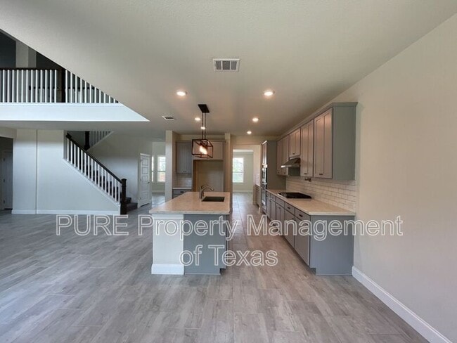 Building Photo - 716 Expedition Way