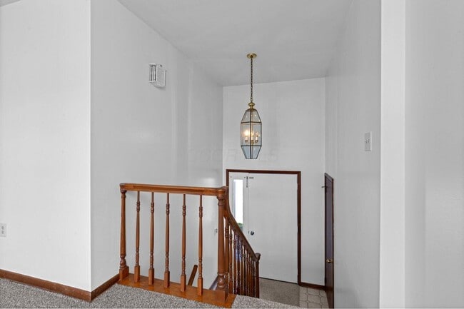 Building Photo - 49 Commanche Ct