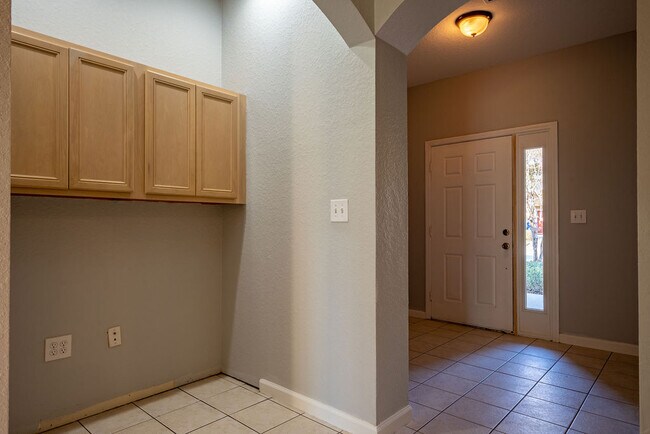 Building Photo - 3212 Holderness Dr