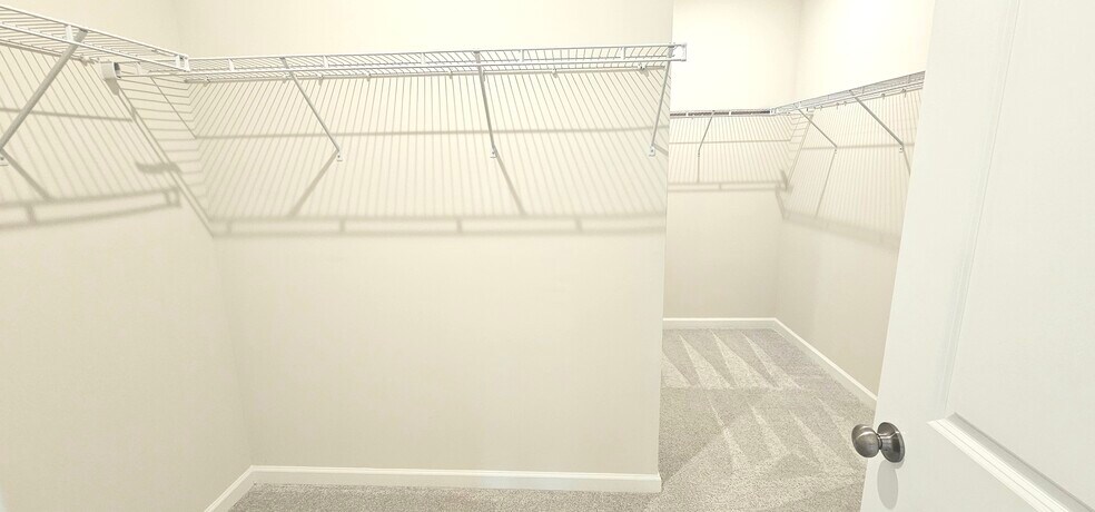 Building Photo - 904 Kinsey Aly