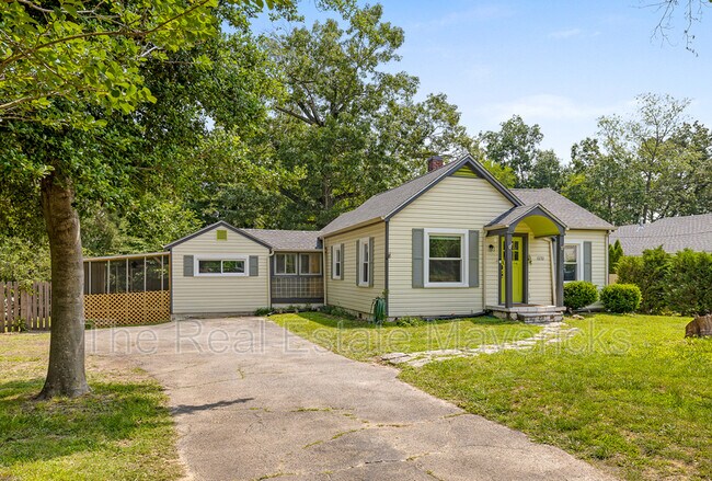 Primary Photo - 1030 Greens Lake Rd