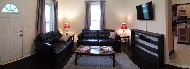 Building Photo - 4 Bedroom House, close to downtown and 3 3 campus's