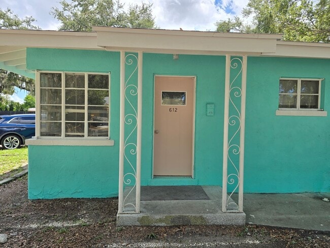 Building Photo - Cute Studio Duplex in Downtown Sarasota Av...
