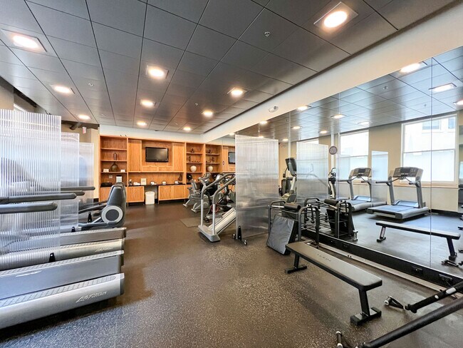 Building Photo - 690 Market St