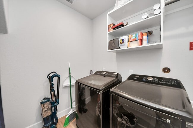 Building Photo - 5506 Onyx Fls Dr