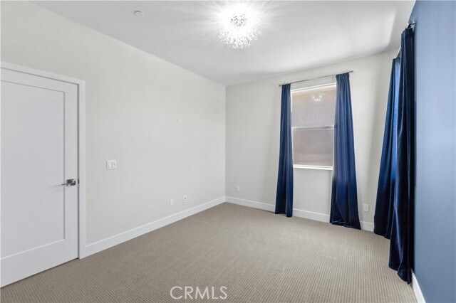 Building Photo - 156 Chorus