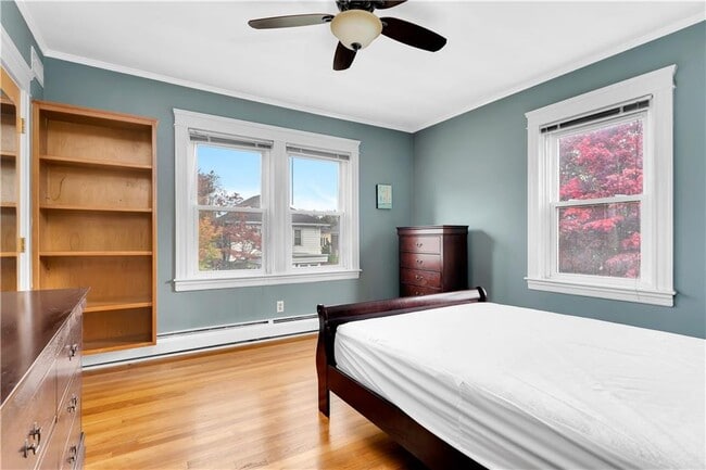 Building Photo - 41 Elmway St