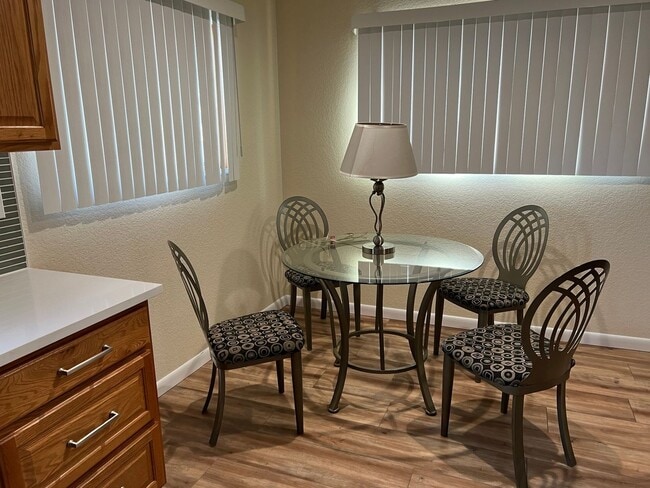 Building Photo - Charming 1BR House in Lakewood
