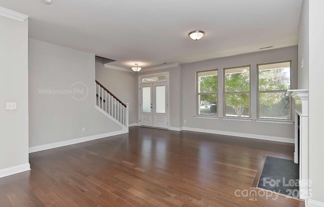 Building Photo - 8765 Aspinwall Dr