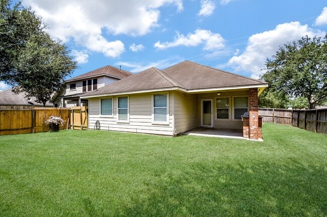 Building Photo - 6030 Wildbriar Ln