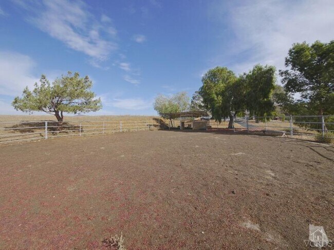 Building Photo - 167 Rimrock Rd