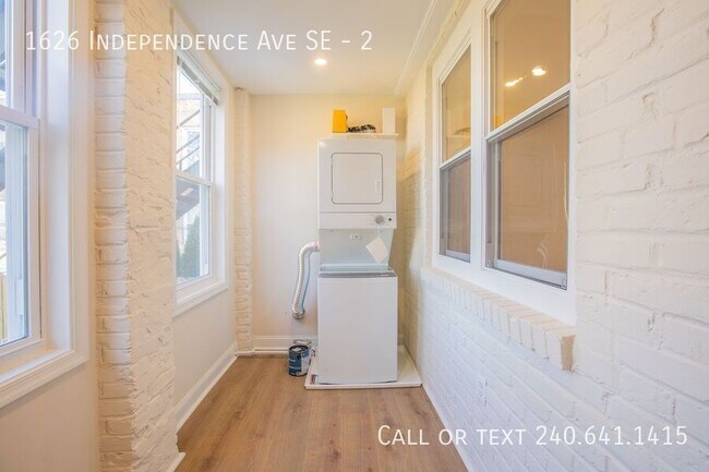Building Photo - 1626 Independence Ave SE