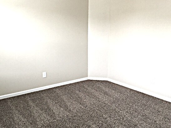 Building Photo - 1006 Lavender Ln