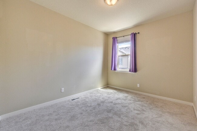 Building Photo - Executive style home