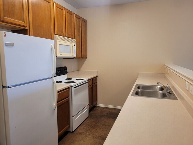 Building Photo - 10818 Mathom Landing