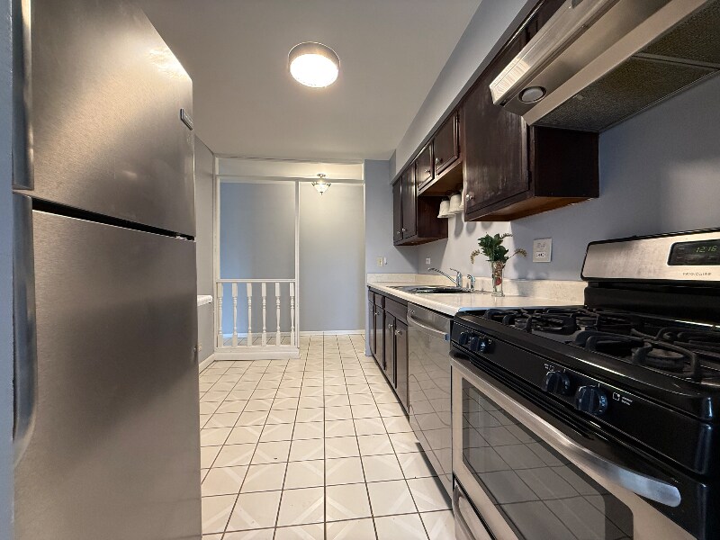 Building Photo - 3108 Roberts Dr