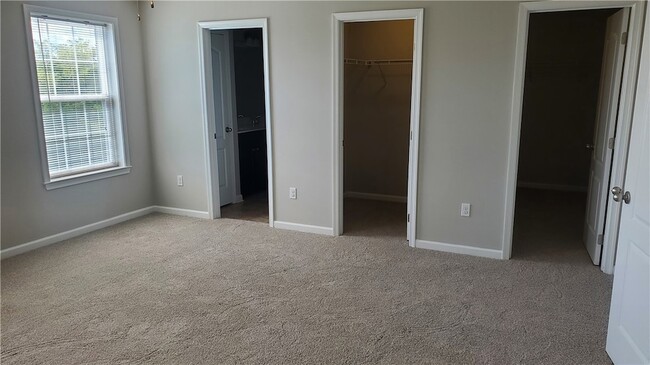Building Photo - 2310 Flint Dr