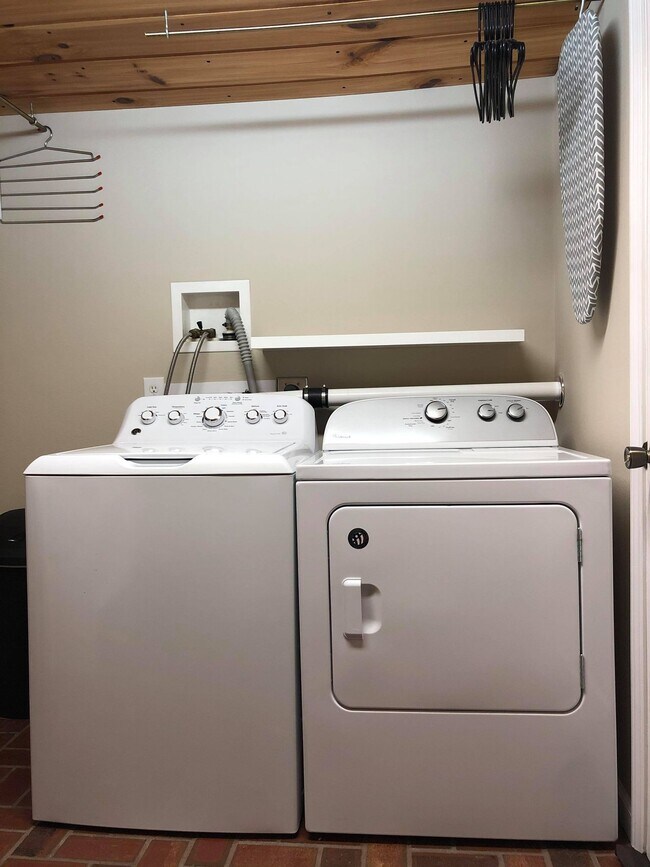 Building Photo - 487 Kentucky Ave