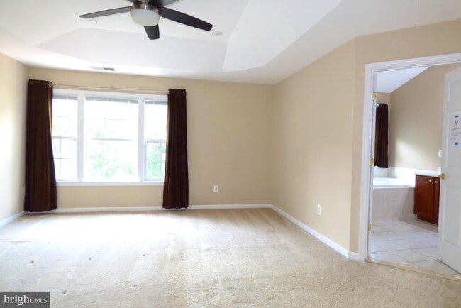 Building Photo - 44286 Acushnet Terrace