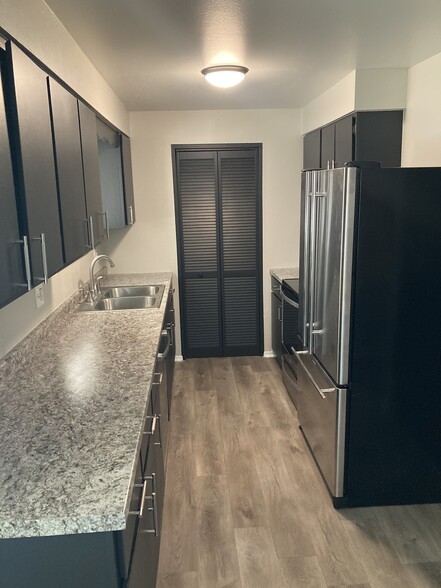 Building Photo - 1292 Moore St