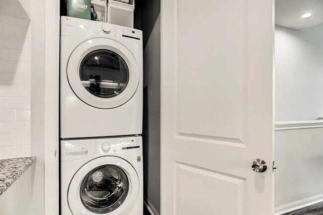 Building Photo - 4906 Paradigm Ln