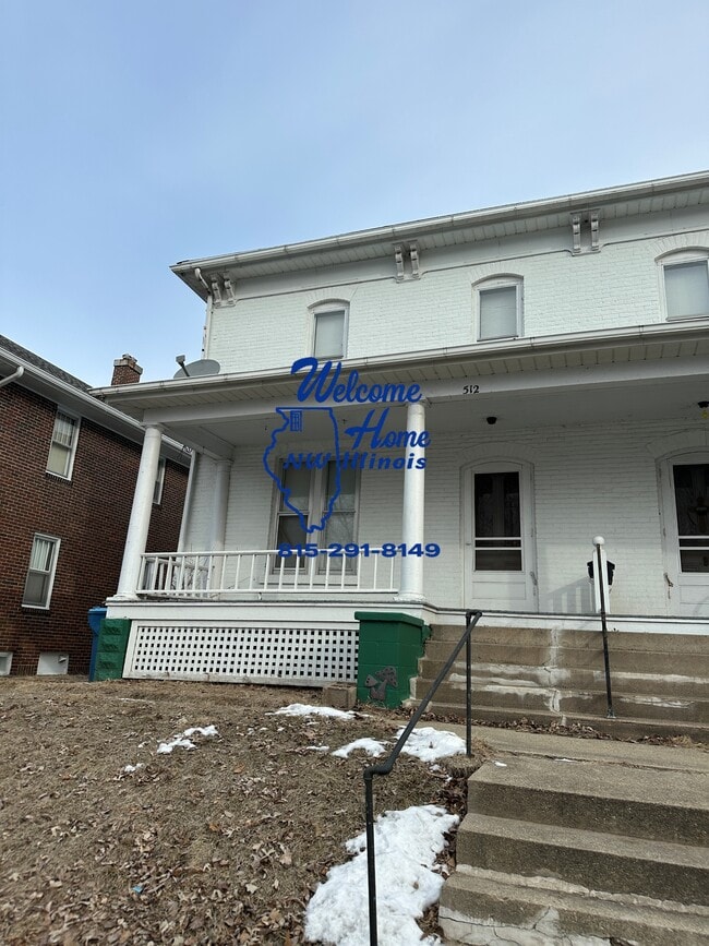 Building Photo - 512 Chicago Ave